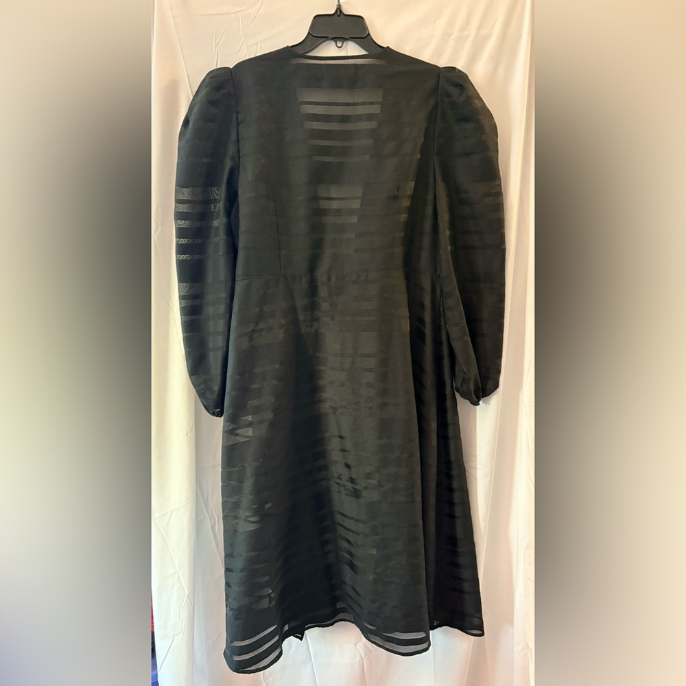 Fashion to Figure Black Sheer Striped Tie Front Duster - Picture 2 of 3